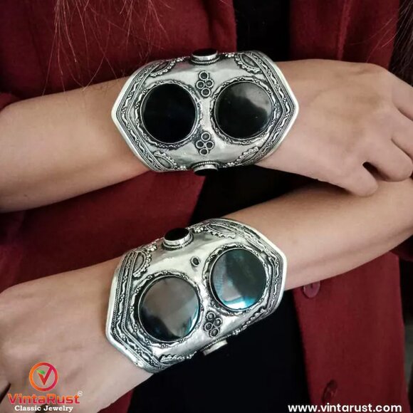 Single Afghan Black Stone Cuff Bracelet Set: Vintage Silver-Tone Boho Jewelry - Picture 15 of 15